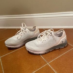 Under Armour Hovr Sonic 4’s